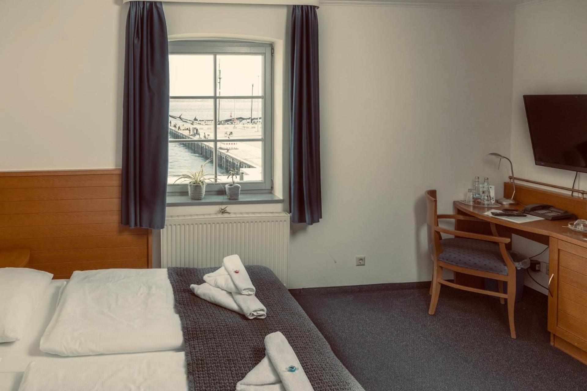 Hiddenseer Hotel Stralsund Exterior foto