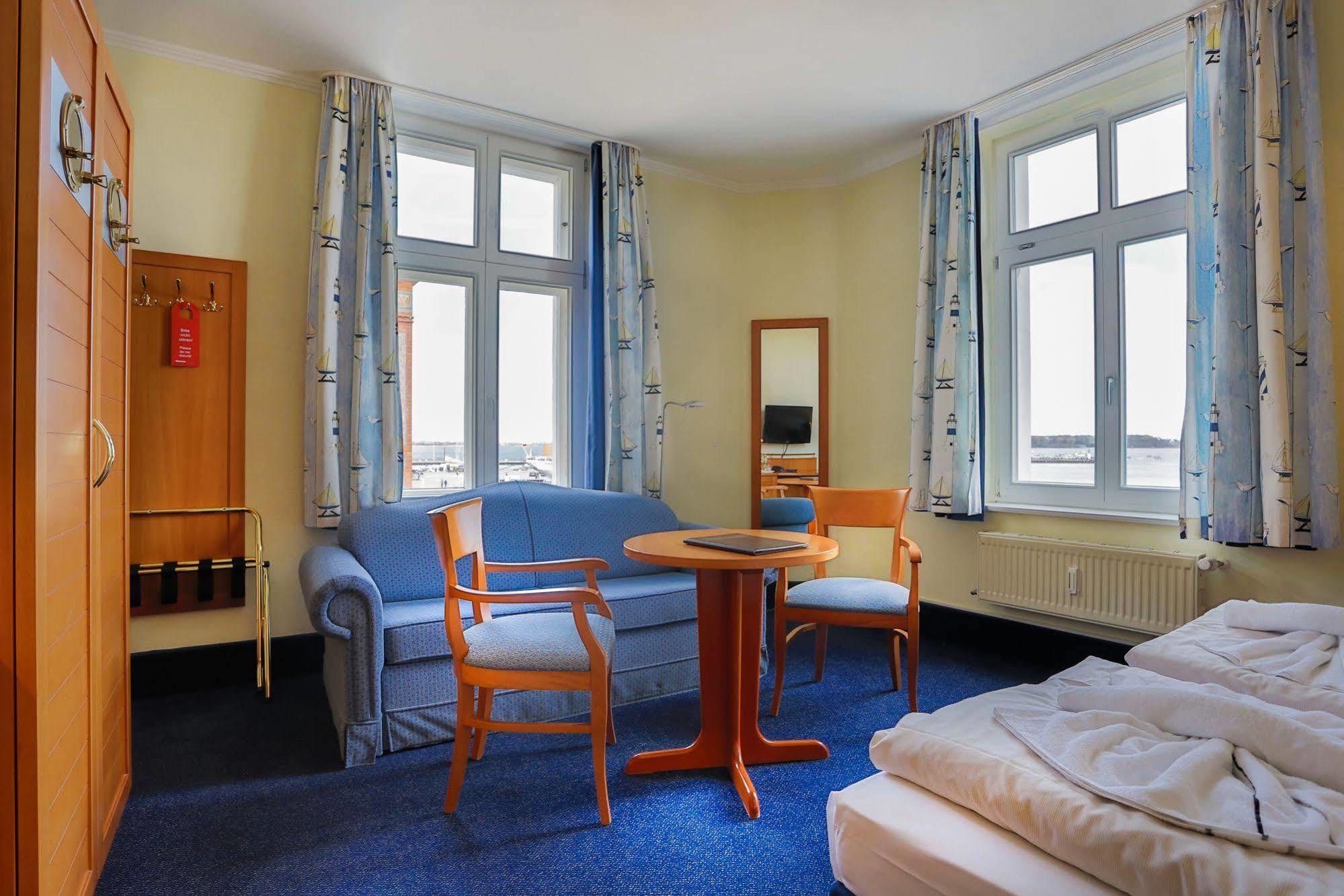 Hiddenseer Hotel Stralsund Exterior foto